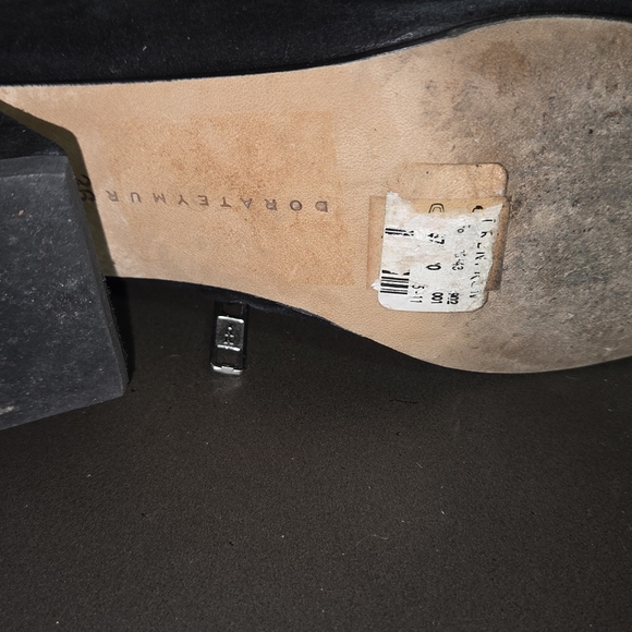 Dorateymur Suede Boots with Red Interior 36 - Picture 2 of 5